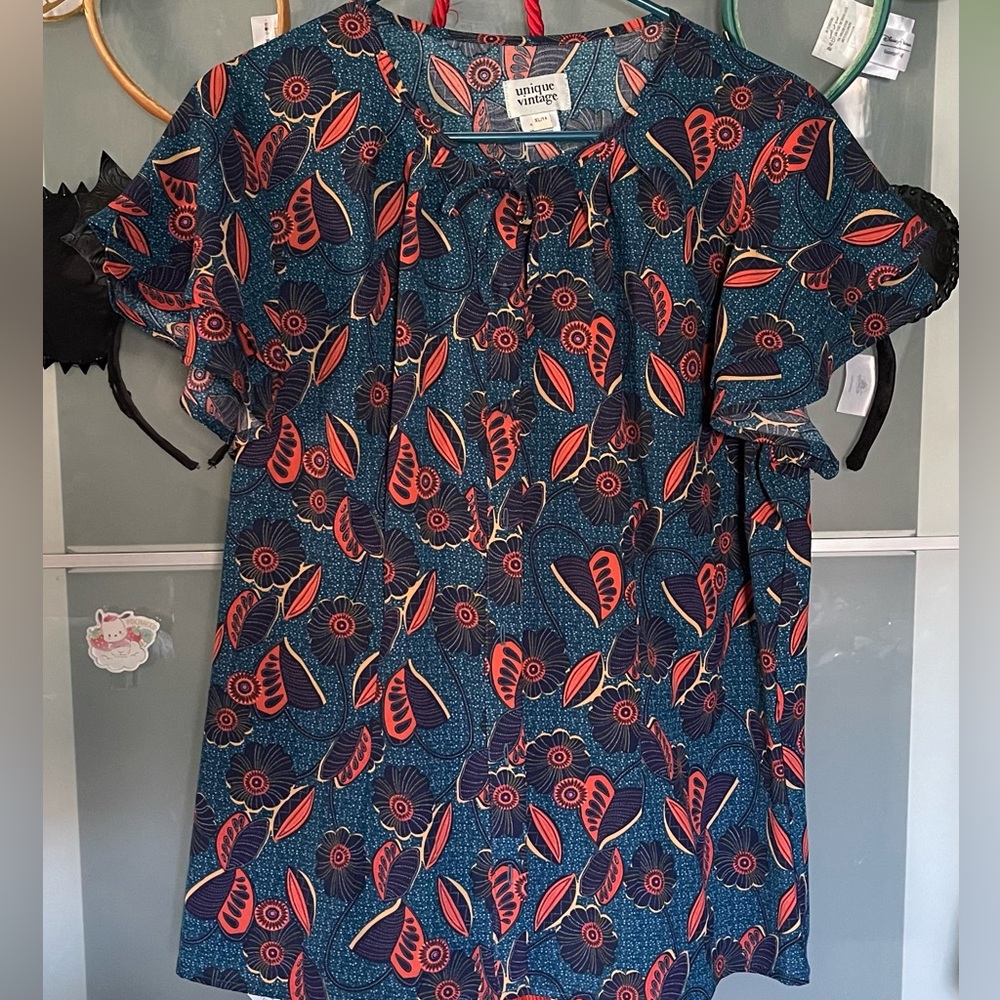 Unique vintage top multi color butterfly sleeves